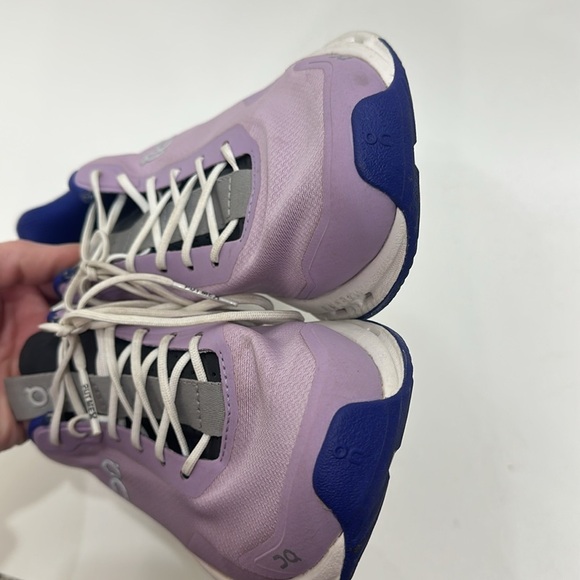 On  Running Cloudtec Purple and White Running Shoes size 7 - Picture 5 of 13